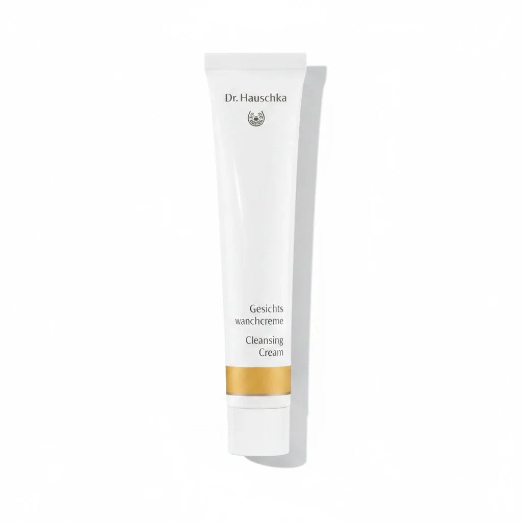 Die Dr. Hauschka Waschcreme verfeinert, vitalisiert und reinigt porentief.